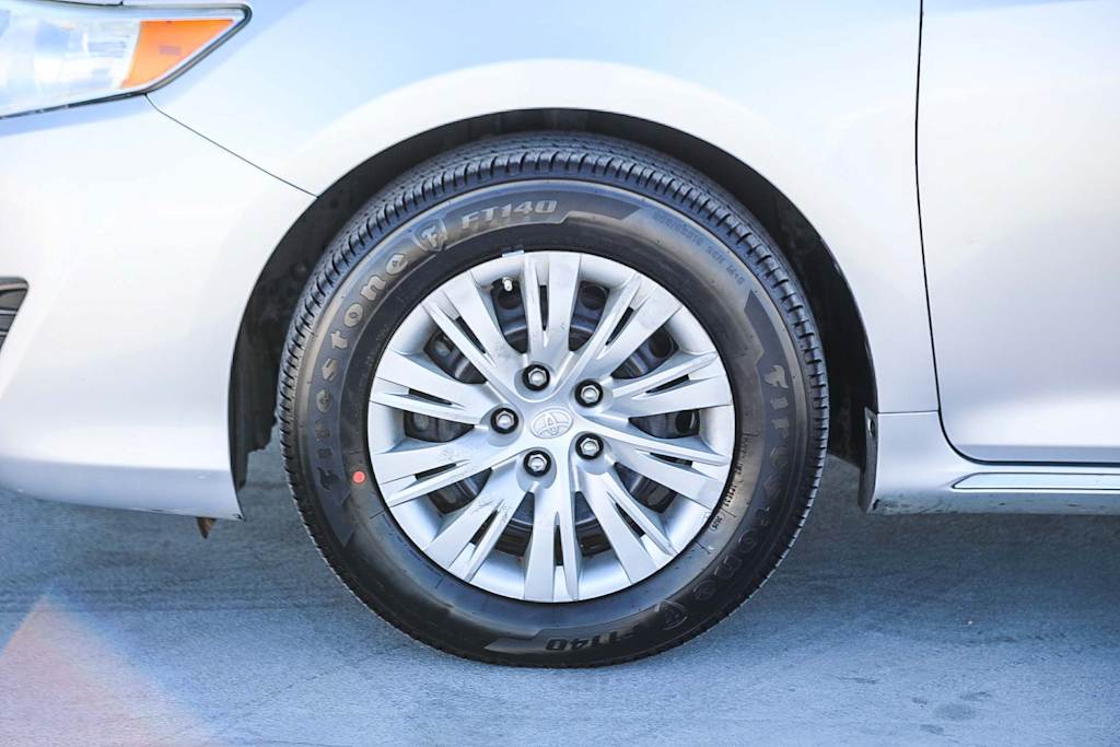 Thumbnail: 2014 Toyota Camry - 6