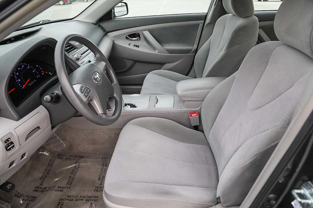 Thumbnail: 2010 Toyota Camry - 10