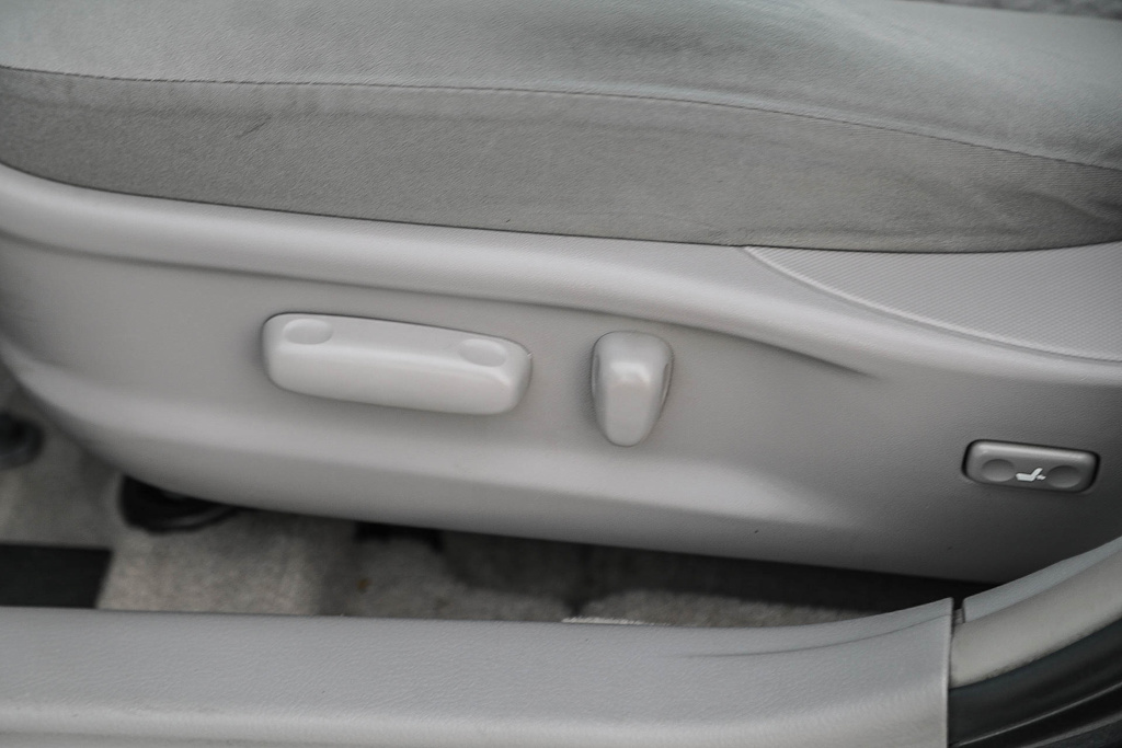 Thumbnail: 2010 Toyota Camry - 23