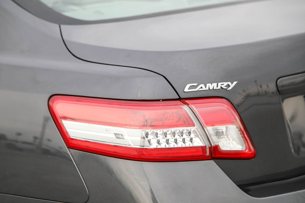 Thumbnail: 2010 Toyota Camry - 20