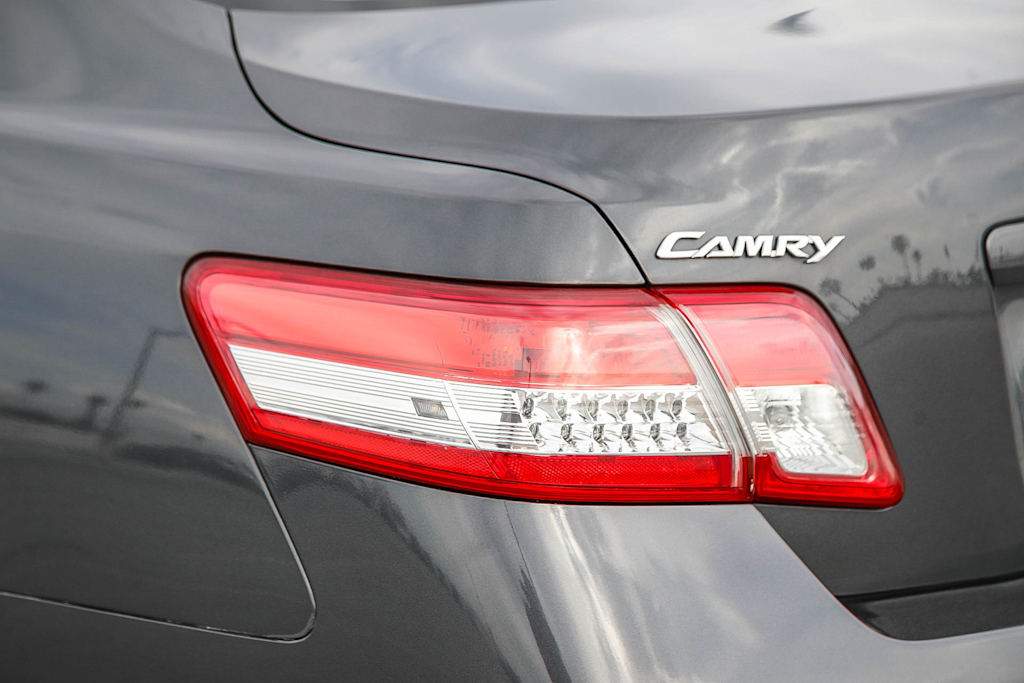 Thumbnail: 2010 Toyota Camry - 20