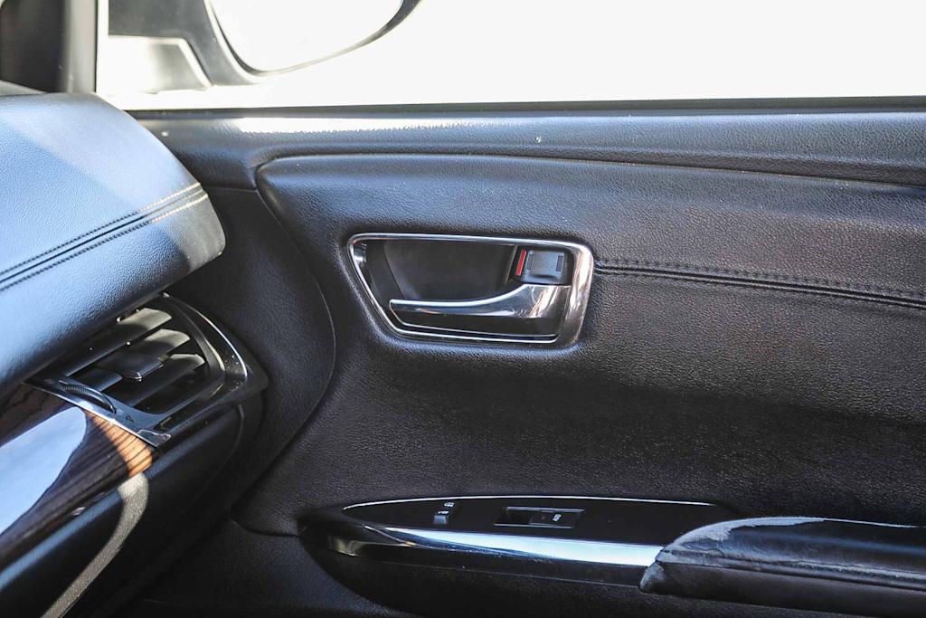 Thumbnail: 2015 Toyota Avalon - 24