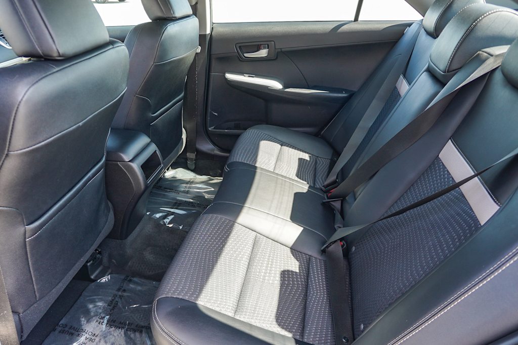 Thumbnail: 2012 Toyota Camry - 12