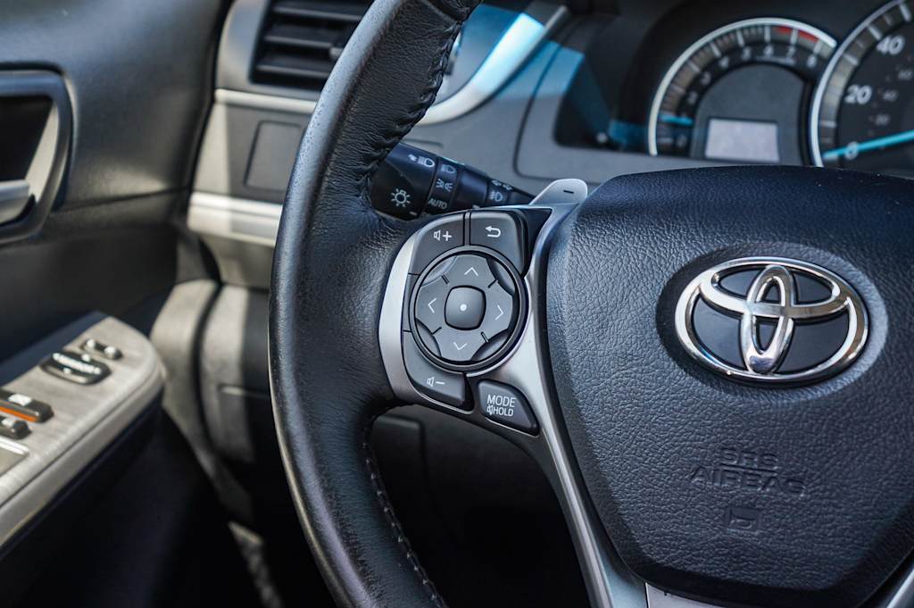 Thumbnail: 2012 Toyota Camry - 24