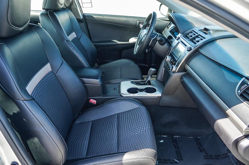 Thumbnail: 2012 Toyota Camry - 10
