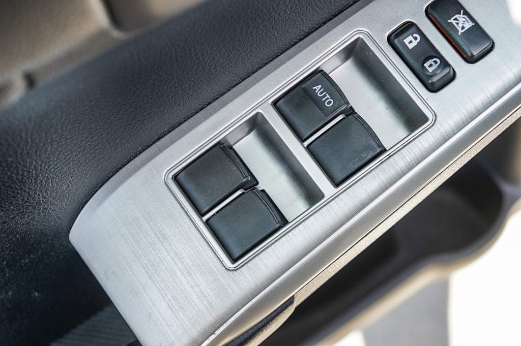 Thumbnail: 2012 Toyota Camry - 27