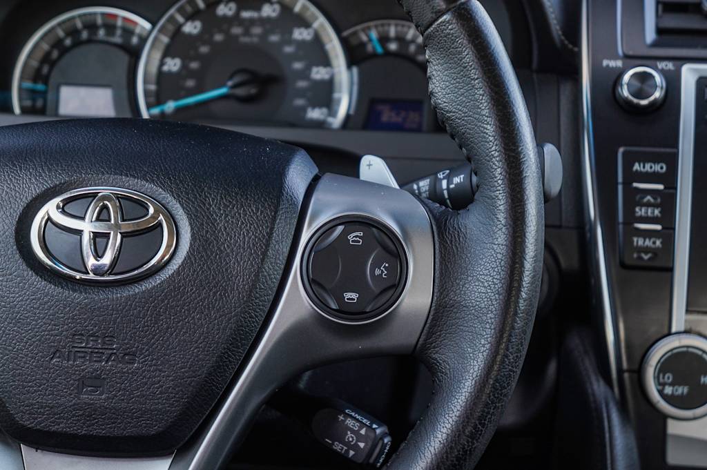 Thumbnail: 2012 Toyota Camry - 25