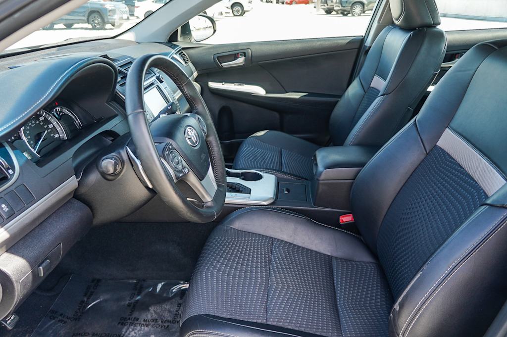 Thumbnail: 2012 Toyota Camry - 11