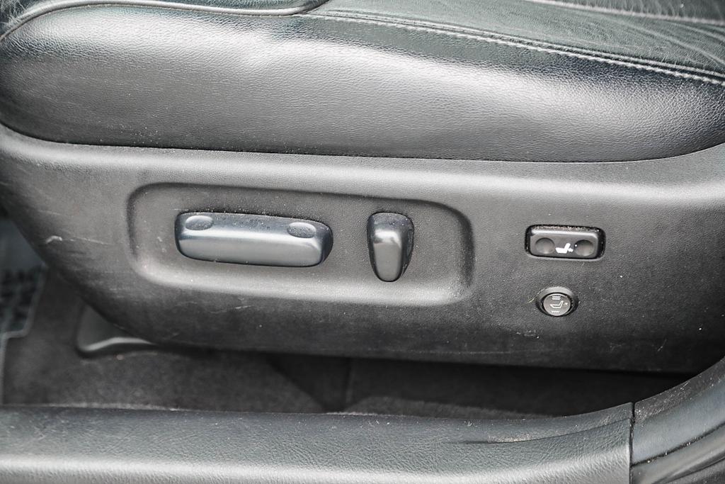 Thumbnail: 2012 Toyota Avalon - 22