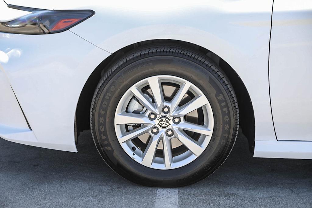 Thumbnail: 2025 Toyota Camry - 6