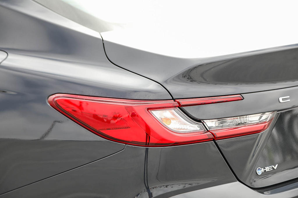 Thumbnail: 2025 Toyota Camry - 18