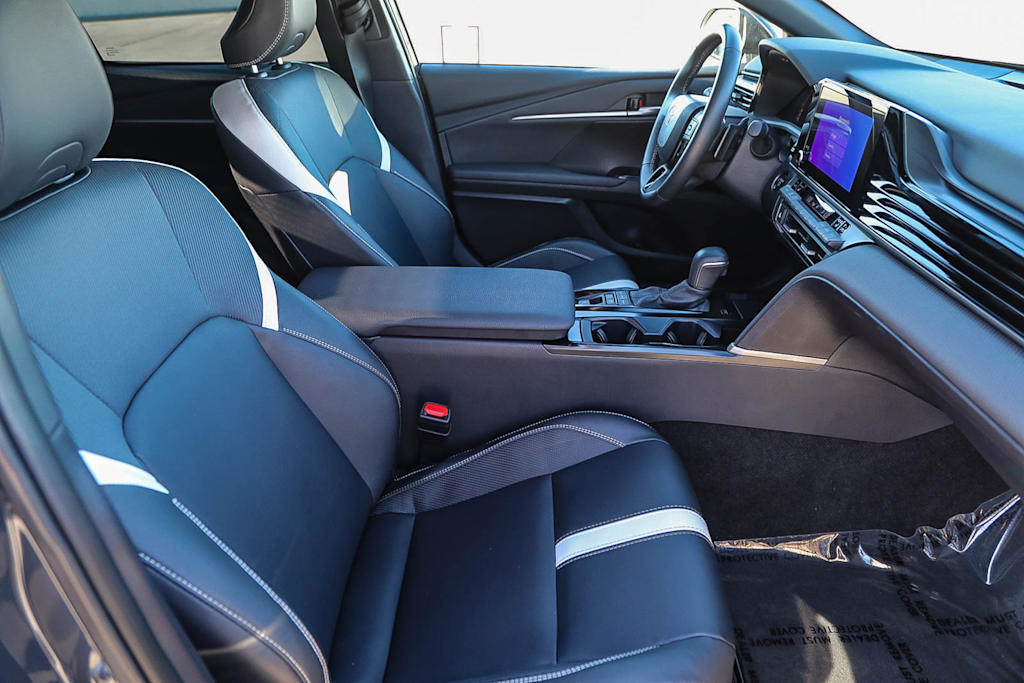 Thumbnail: 2025 Toyota Camry - 9