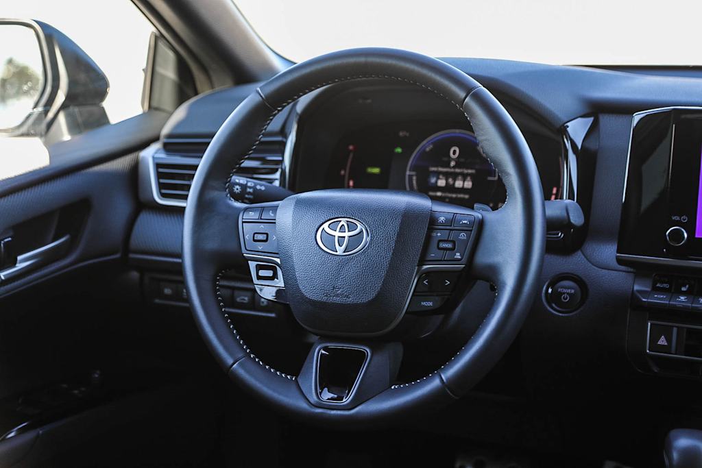 Thumbnail: 2025 Toyota Camry - 12