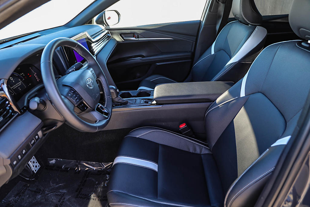 Thumbnail: 2025 Toyota Camry - 10