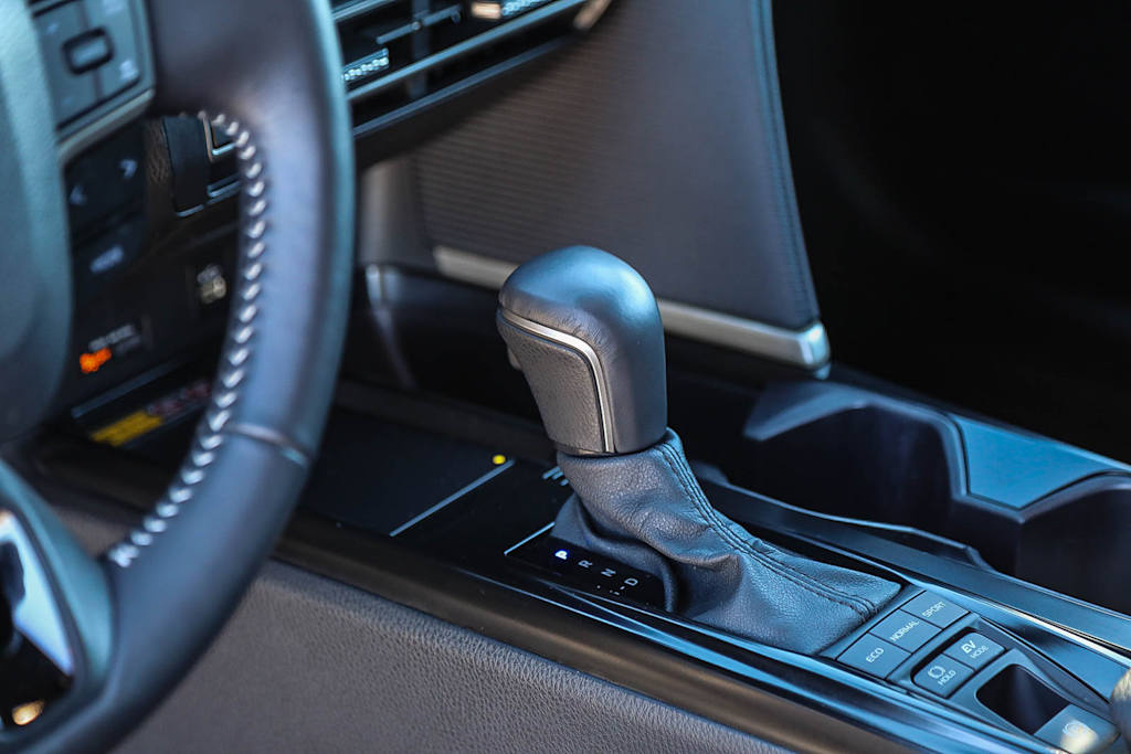 Thumbnail: 2025 Toyota Camry - 14