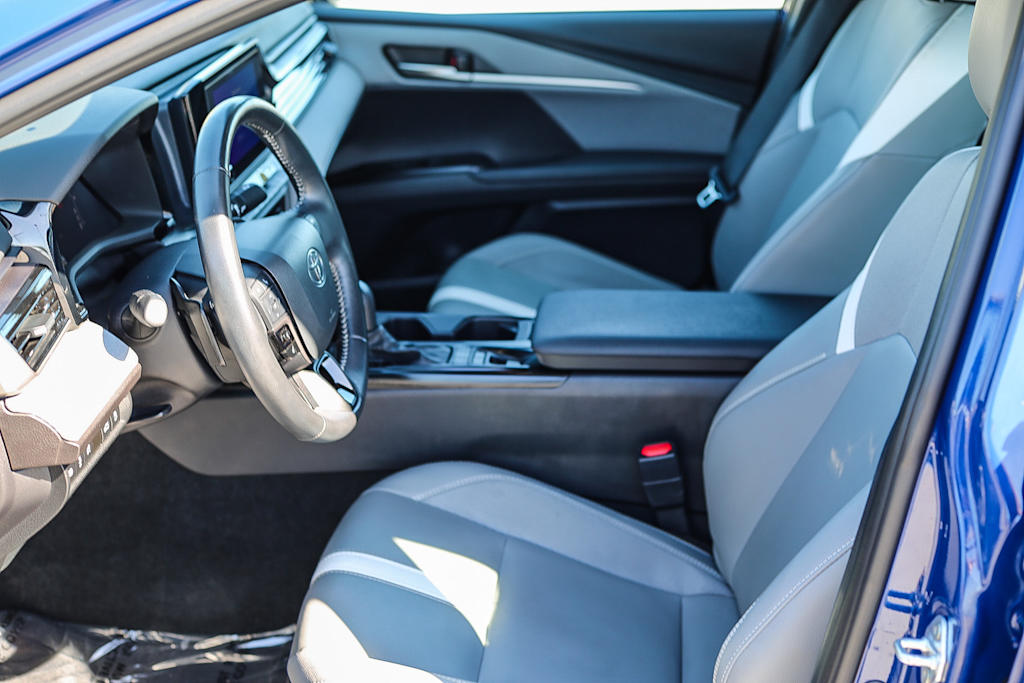 Thumbnail: 2025 Toyota Camry - 10