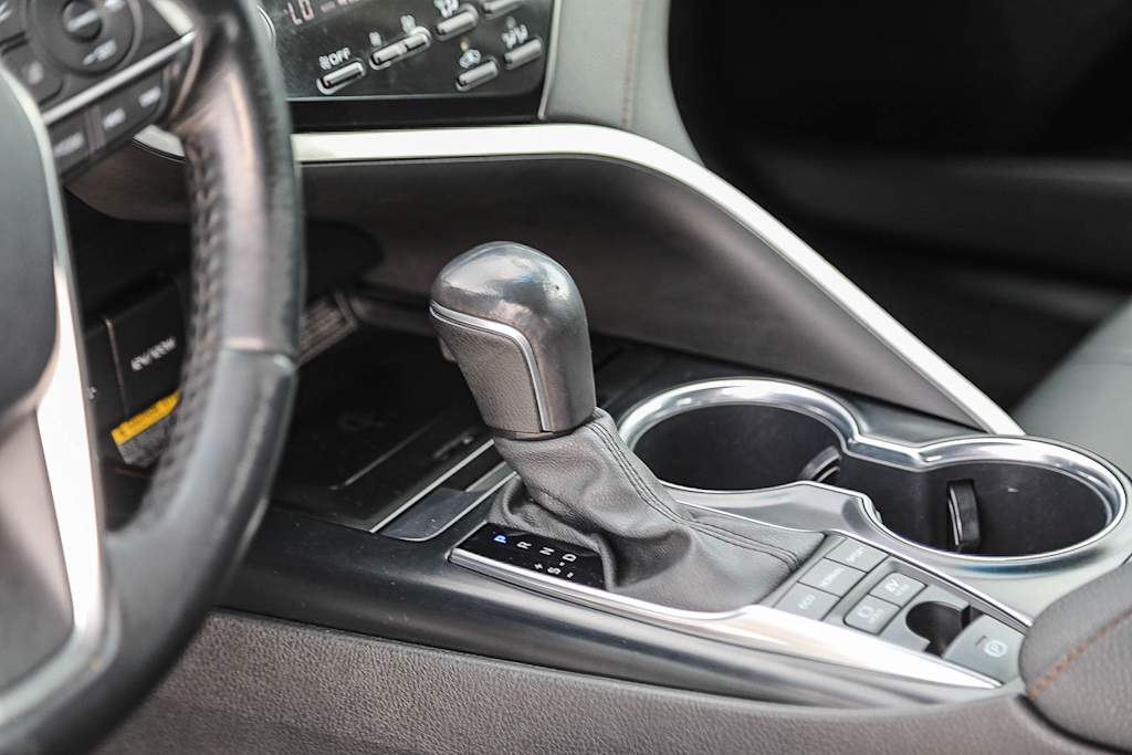 Thumbnail: 2020 Toyota Camry - 15