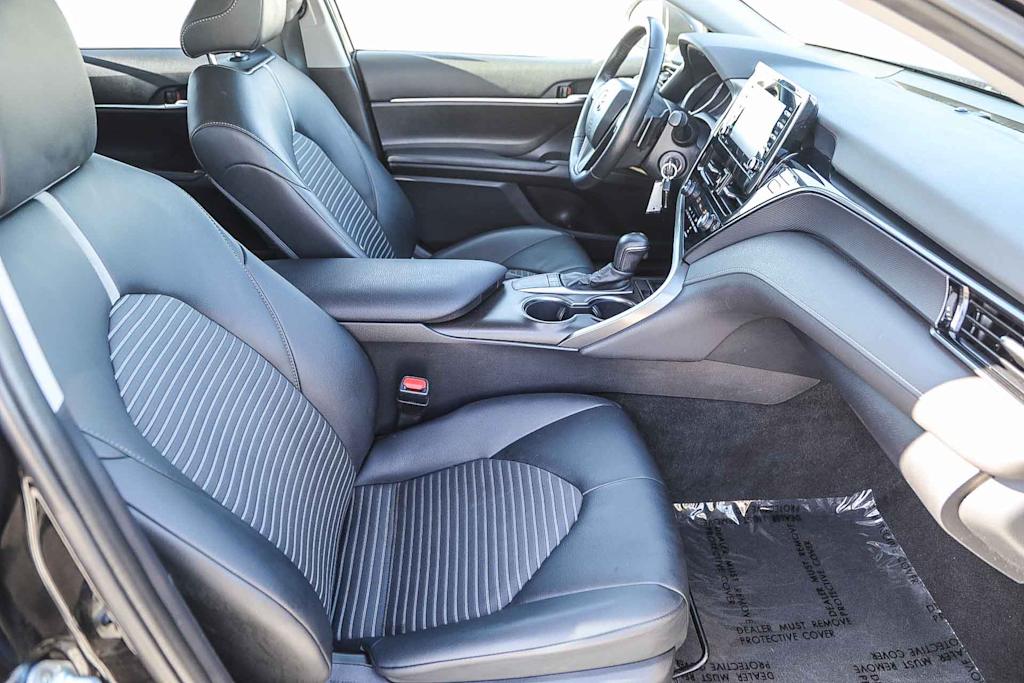 Thumbnail: 2023 Toyota Camry - 9