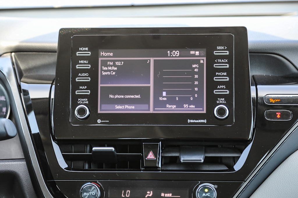 2021 Toyota Camry SE 13