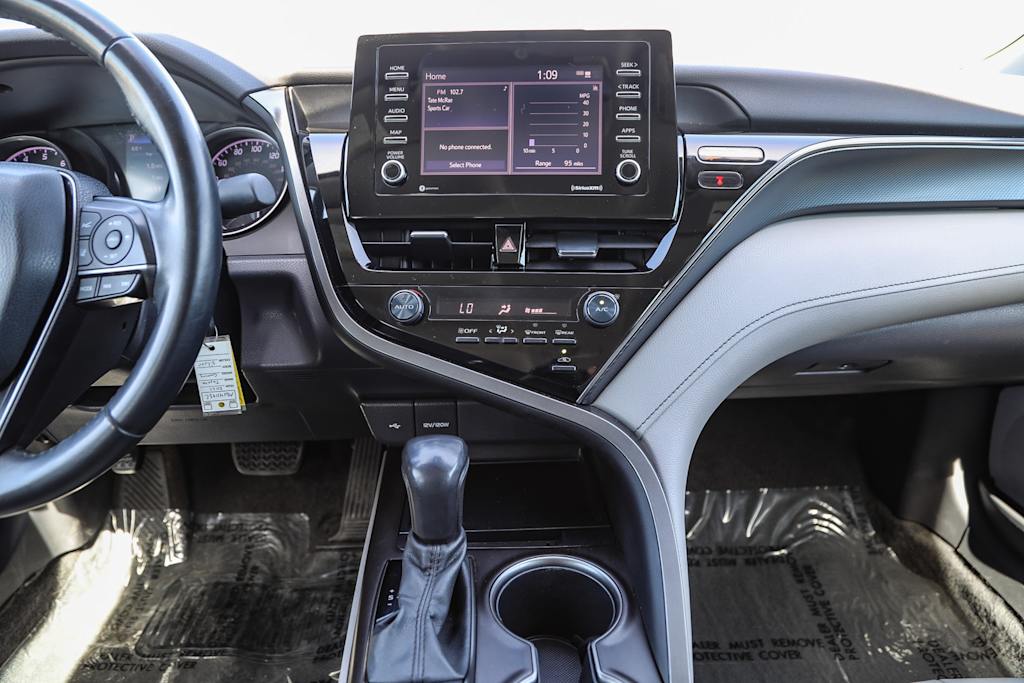 2021 Toyota Camry SE 8