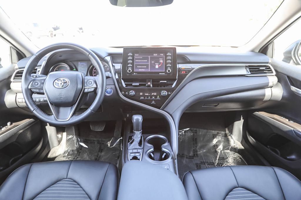 2023 Toyota Camry SE 2