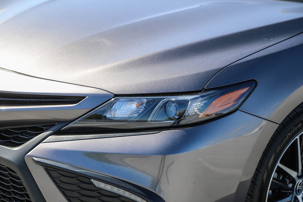 2023 Toyota Camry SE 18