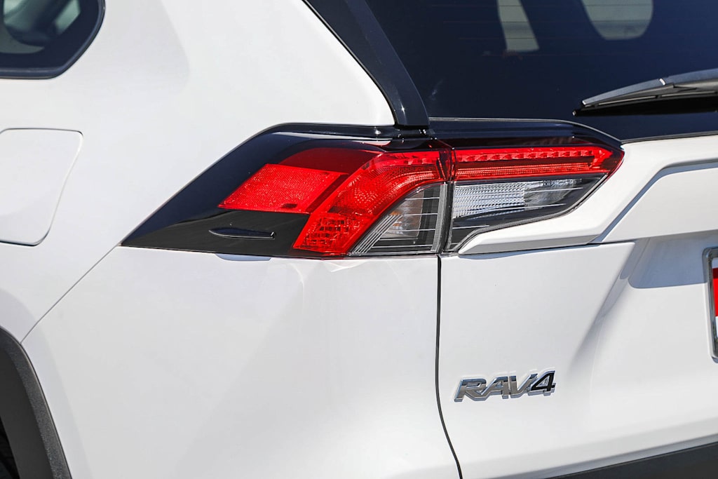 Thumbnail: 2025 Toyota RAV4 - 19