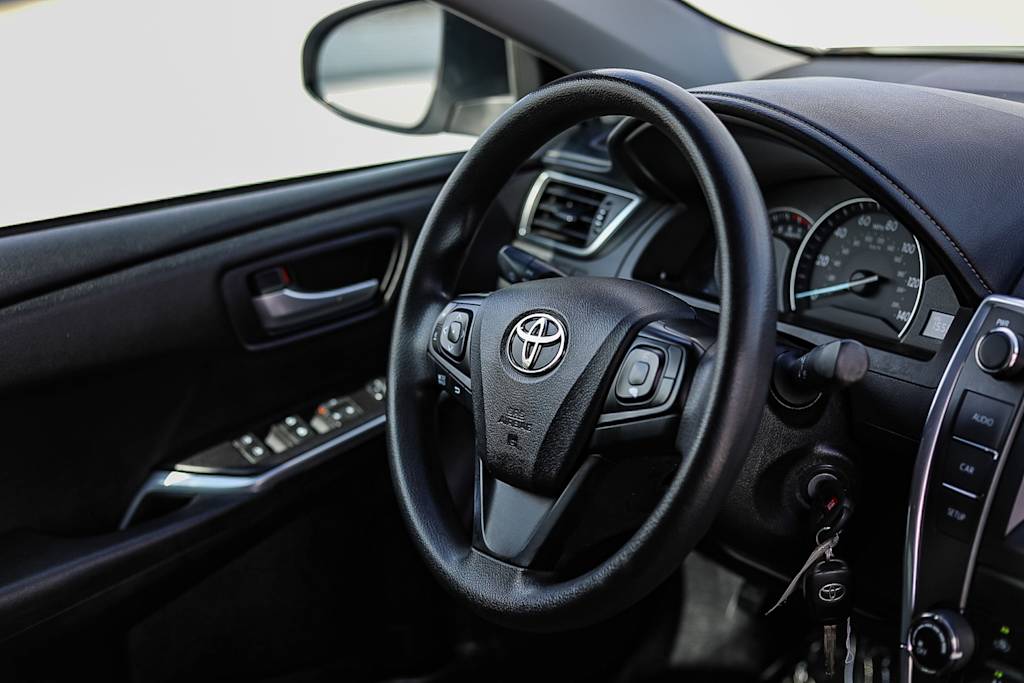 Thumbnail: 2015 Toyota Camry - 12