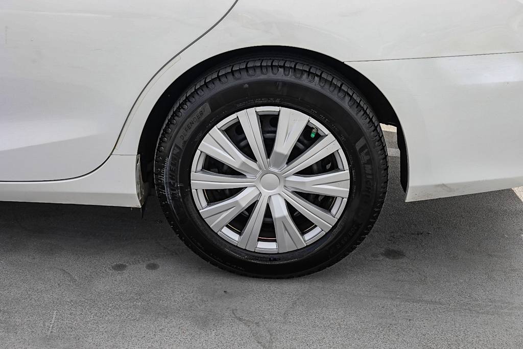 Thumbnail: 2015 Toyota Camry - 21