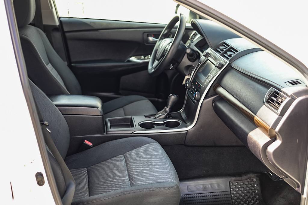 Thumbnail: 2015 Toyota Camry - 9