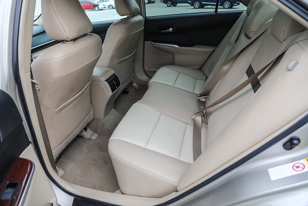 Thumbnail: 2013 Toyota Camry - 12