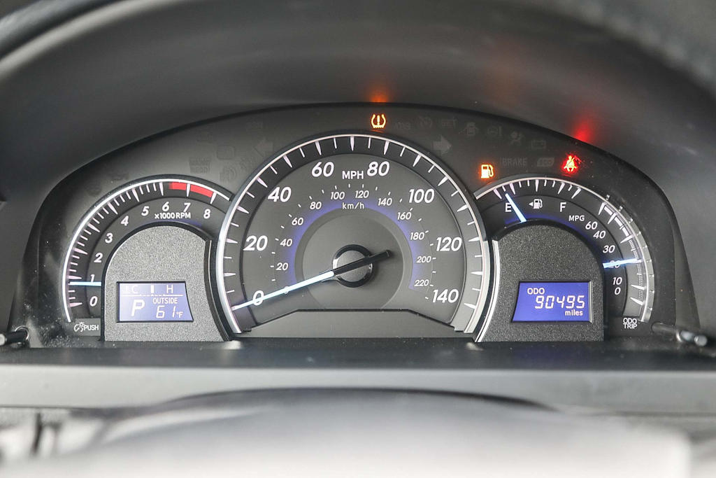 Thumbnail: 2013 Toyota Camry - 16