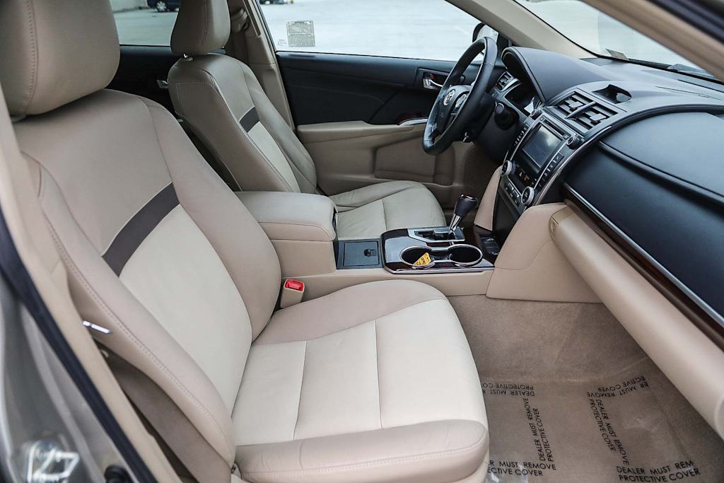 Thumbnail: 2013 Toyota Camry - 10