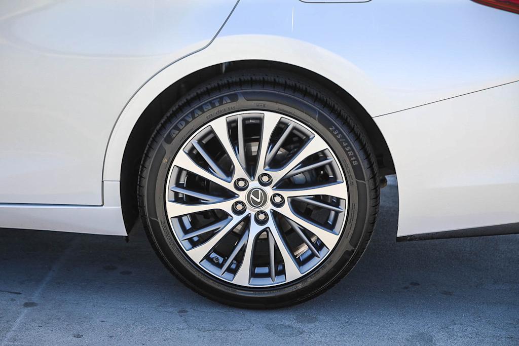 Thumbnail: 2019 Lexus ES - 21