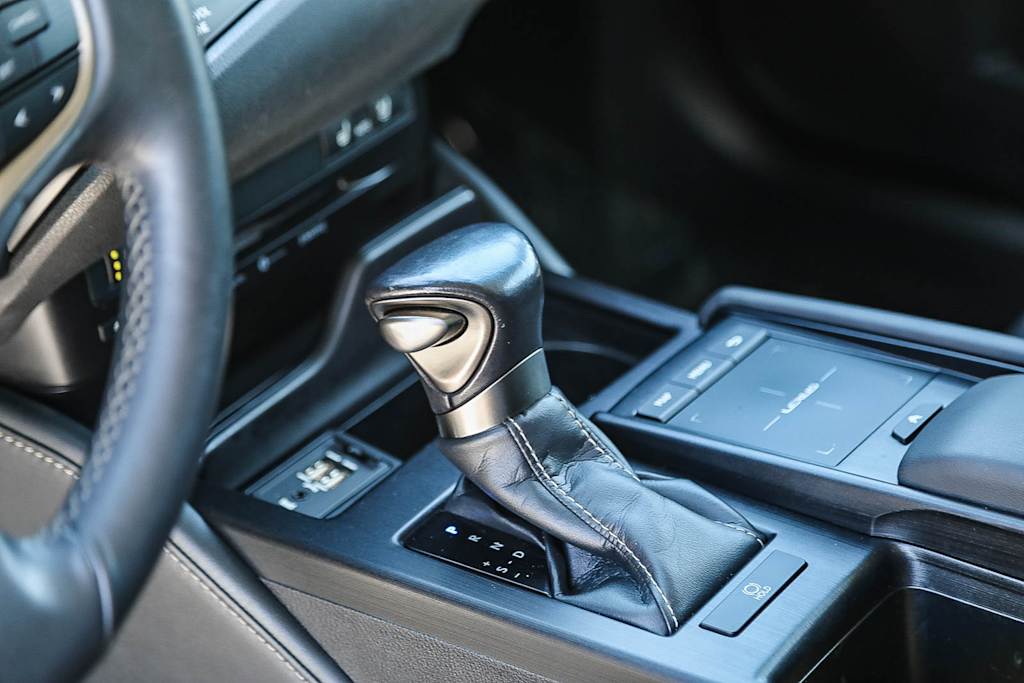 Thumbnail: 2019 Lexus ES - 14