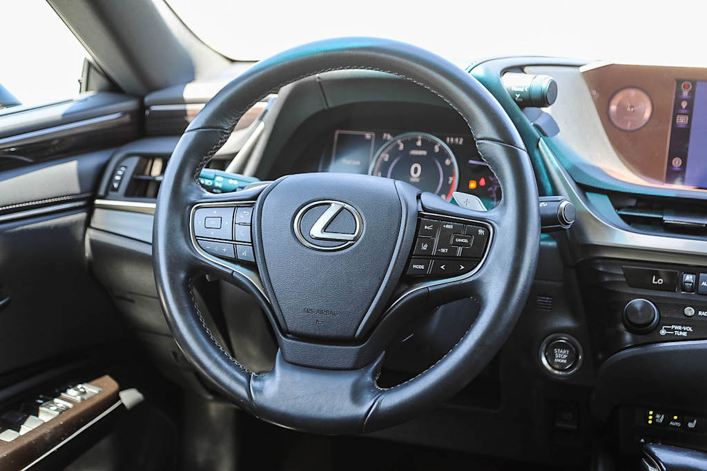 Thumbnail: 2019 Lexus ES - 12