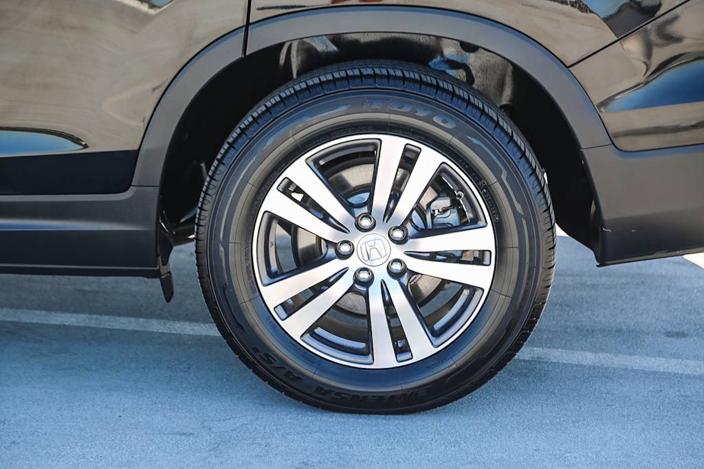 Thumbnail: 2017 Honda Pilot - 20