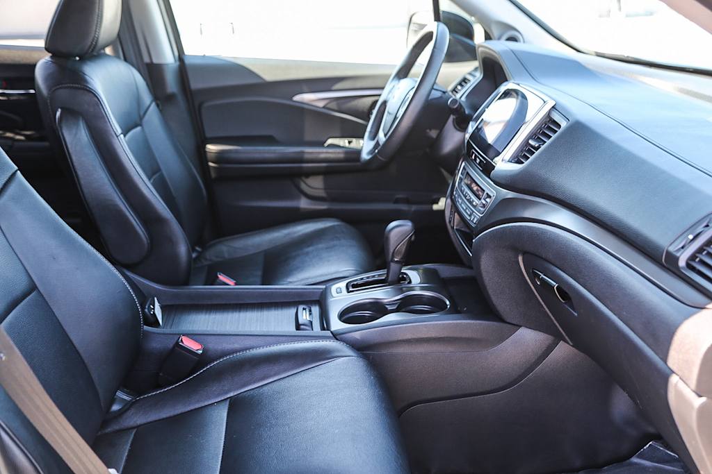 Thumbnail: 2017 Honda Pilot - 9