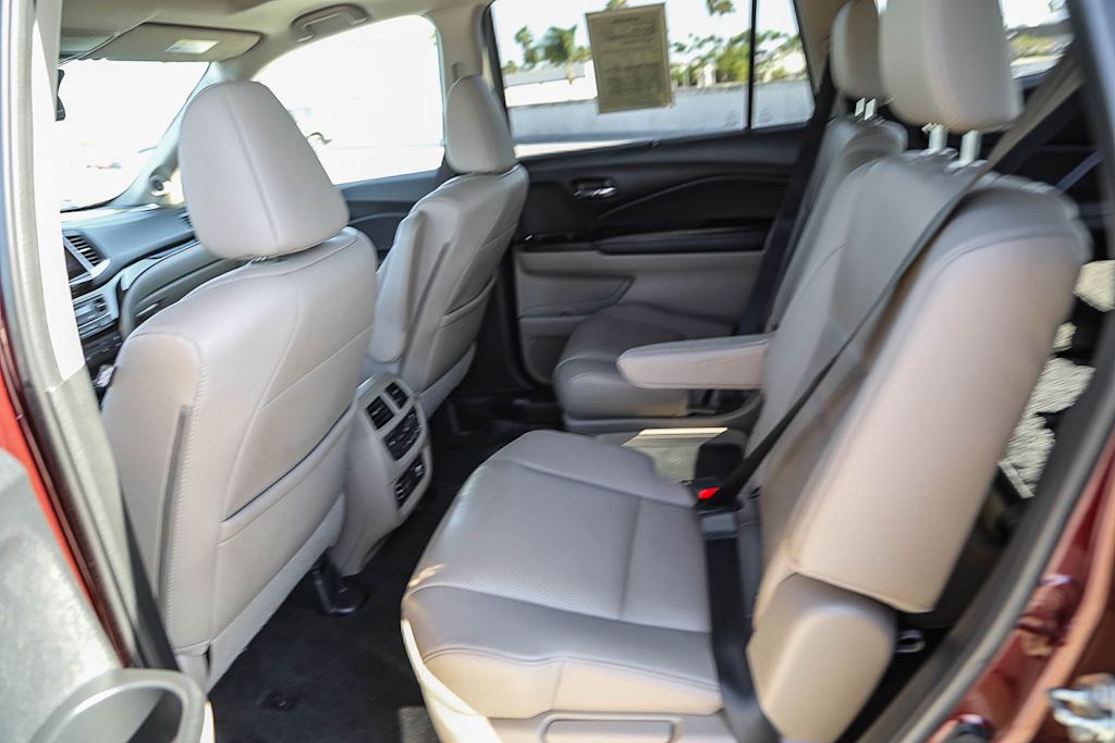 Thumbnail: 2016 Honda Pilot - 11