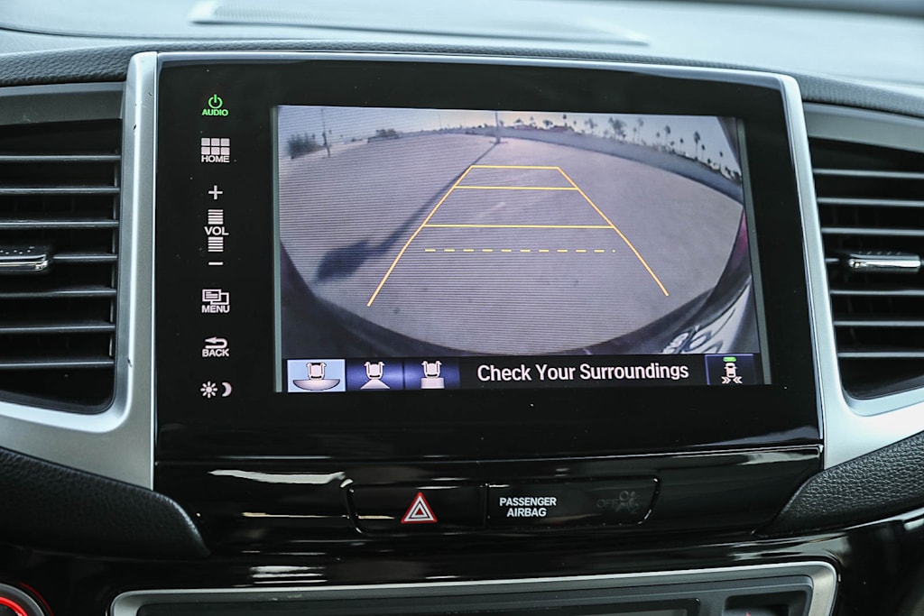 Thumbnail: 2016 Honda Pilot - 24