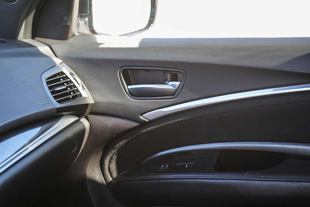 Thumbnail: 2020 Acura MDX - 23