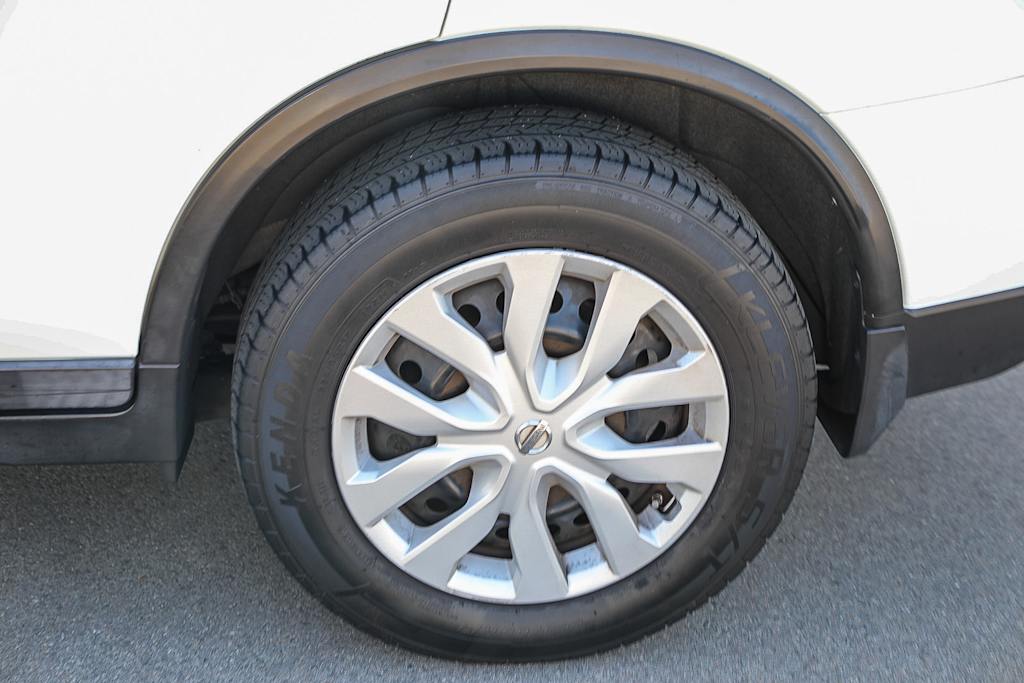 Thumbnail: 2016 Nissan Rogue - 10