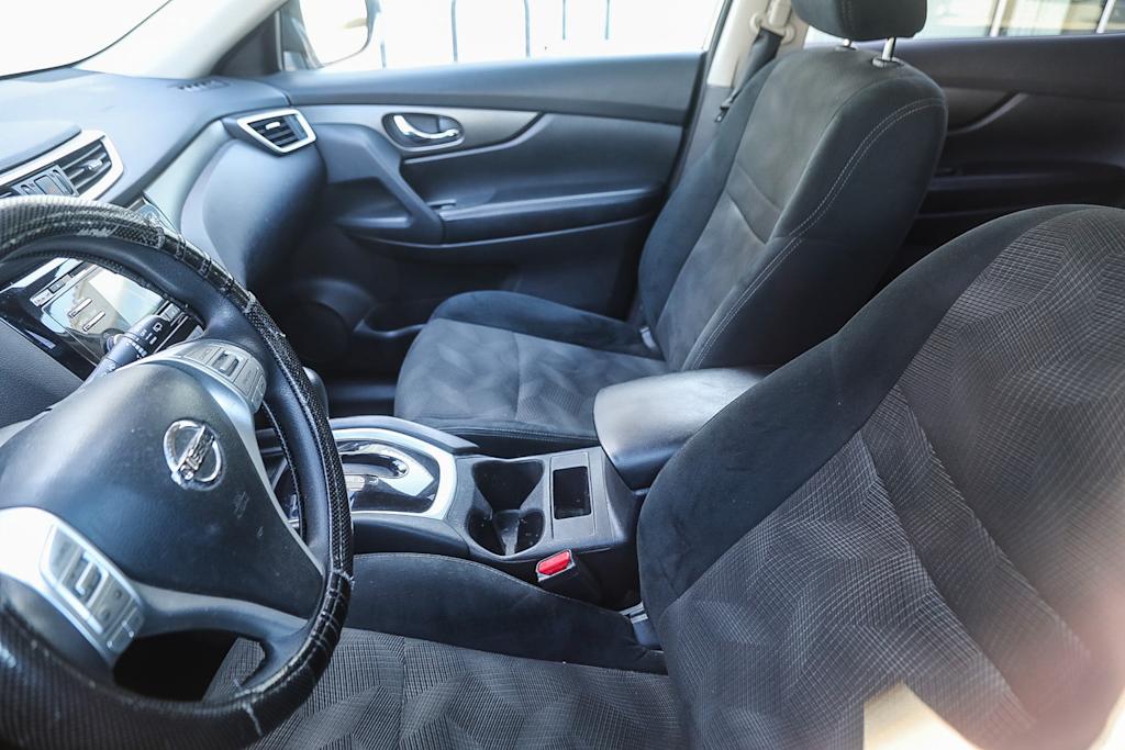 Thumbnail: 2016 Nissan Rogue - 7
