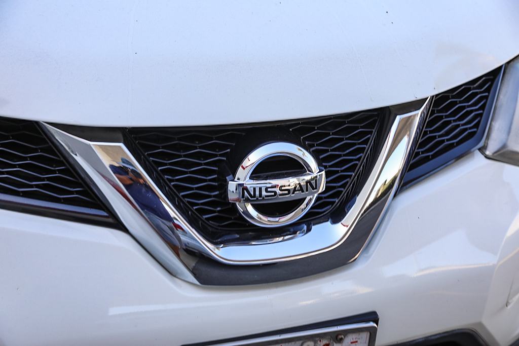 Thumbnail: 2016 Nissan Rogue - 16