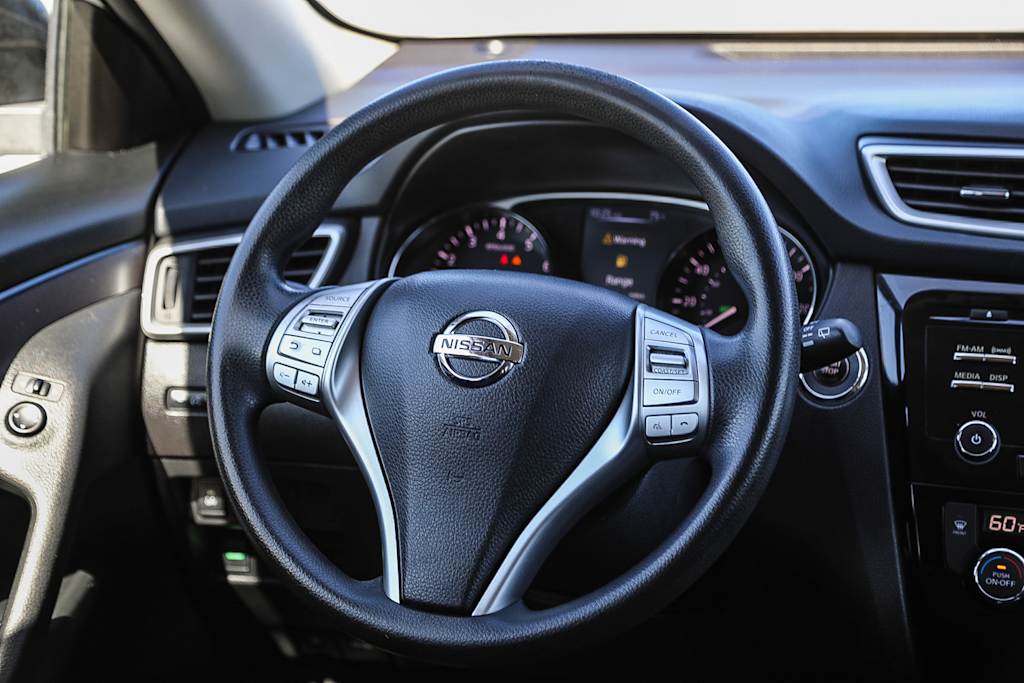 Thumbnail: 2016 Nissan Rogue - 13