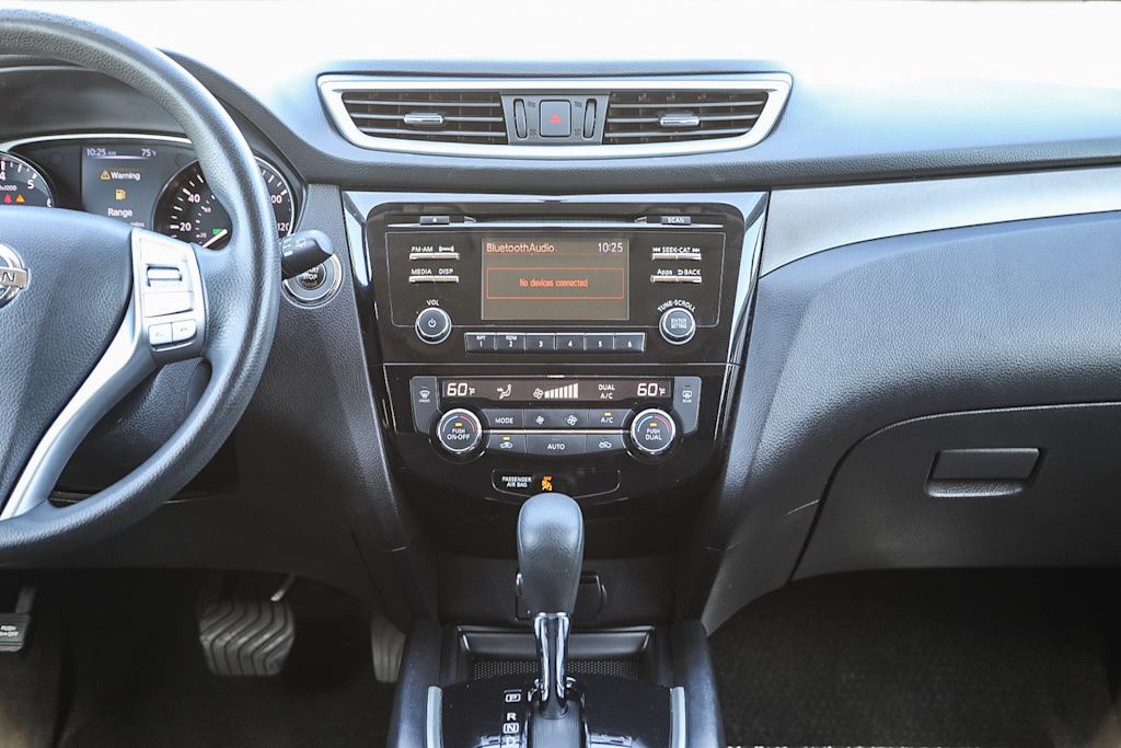 Thumbnail: 2016 Nissan Rogue - 9