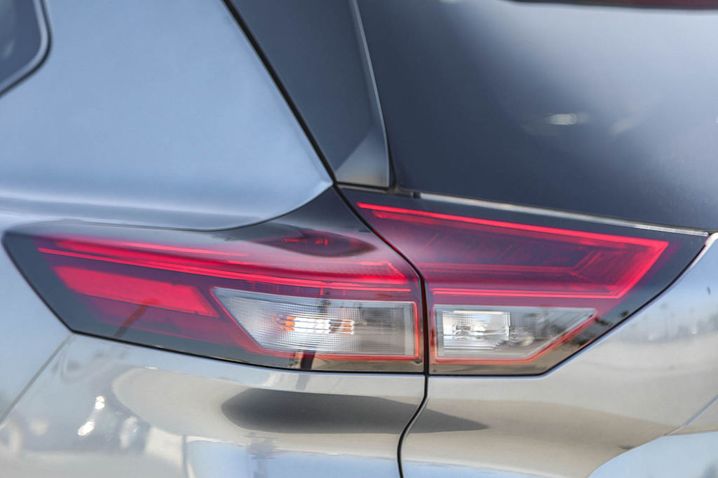 Thumbnail: 2021 Nissan Rogue - 20