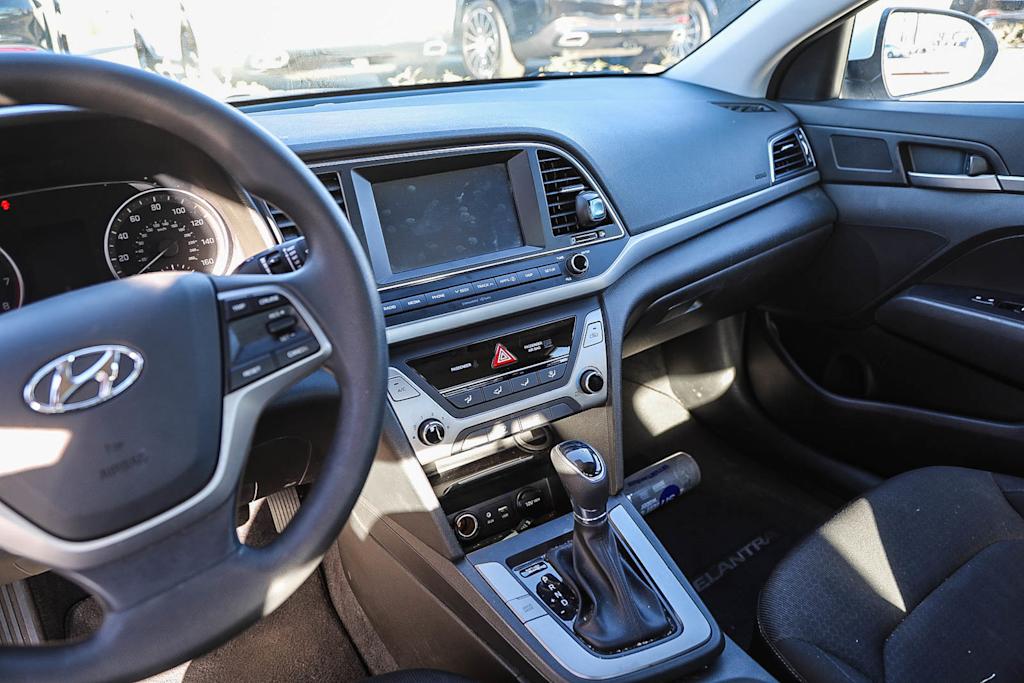 2018 Hyundai Elantra SE 2