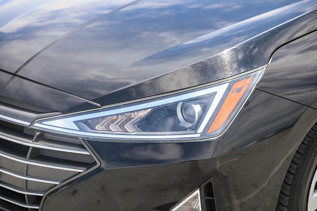 Thumbnail: 2020 Hyundai Elantra - 17