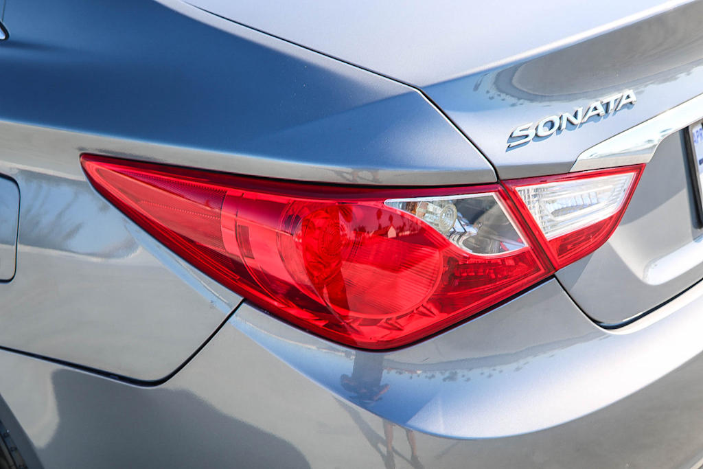 Thumbnail: 2012 Hyundai Sonata - 20